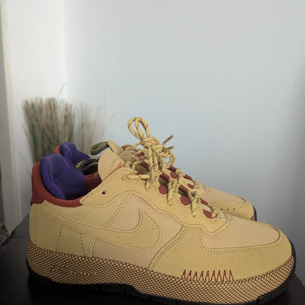 Nike Air Force 1 Wild Women Size 8.5 Brand New Wheat - Picture 2 of 10